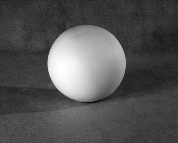 Фото гипсовой модели шара